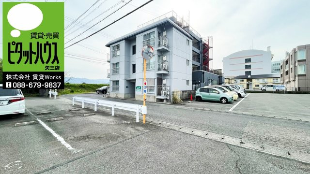 トレゾール山城の外観