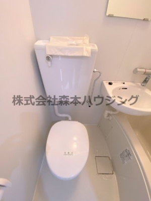 【トイレ】 | 　エクセレント忍ヶ丘 | 清潔感のあるトイレです