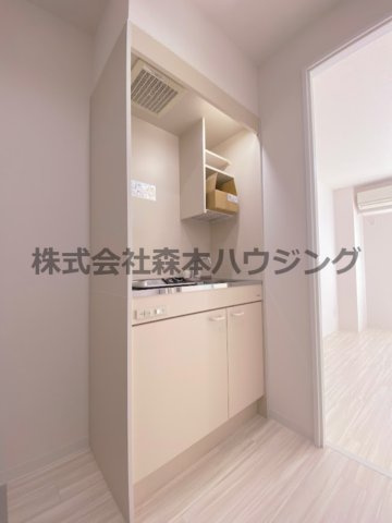 【キッチン】 | 　エクセレント忍ヶ丘 | コンパクトなキッチンで掃除もラクラク