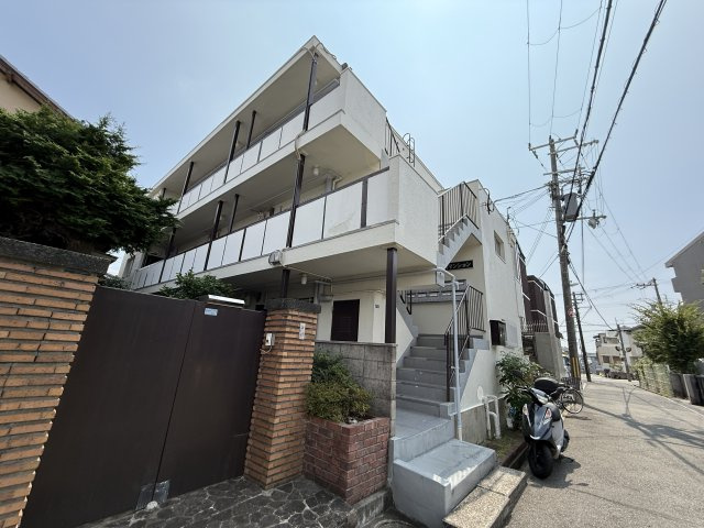 西村マンションの外観