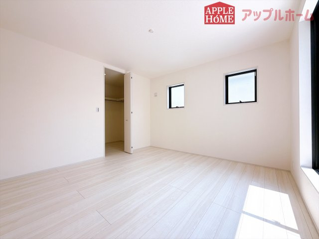 [新築住宅] 東松山市松葉町 全2棟の洋室|２階居室は全室収納あり！たっぷりある収納活用でお部屋もキレイを保てます♪