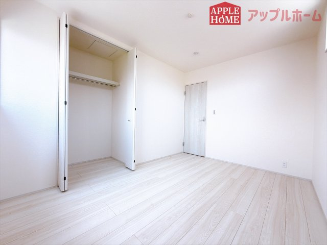 [新築住宅] 東松山市松葉町 全2棟の洋室|２階居室は全室収納あり！たっぷりある収納活用でお部屋もキレイを保てます♪