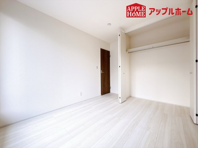[新築住宅] 東松山市五領町 全3棟の洋室|２階居室は全室収納あり！たっぷりある収納活用でお部屋もキレイを保てます♪