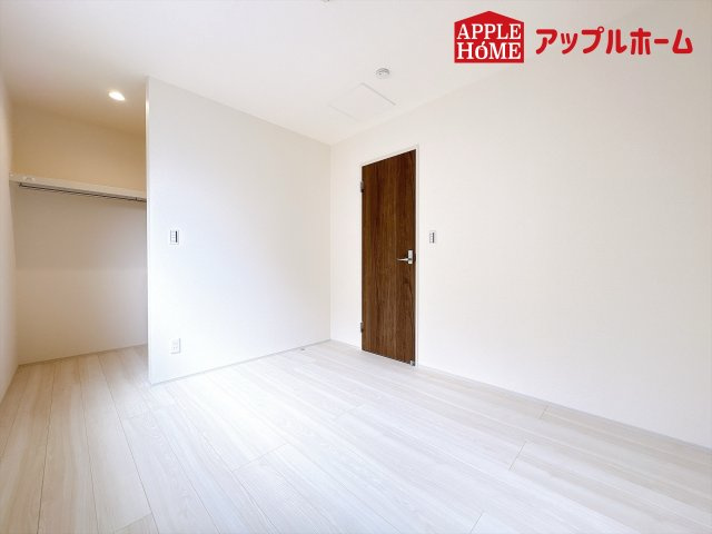 [新築住宅] 東松山市五領町 全3棟の洋室|２階居室は全室収納あり！たっぷりある収納活用でお部屋もキレイを保てます♪