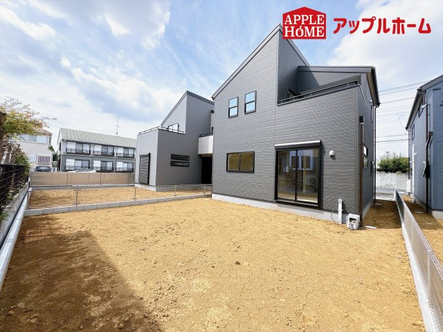 [新築住宅] 東松山市五領町 全3棟の庭|日当たりの良いお庭でお子様も嬉しい♪家庭菜園やガーデニングも可能です！