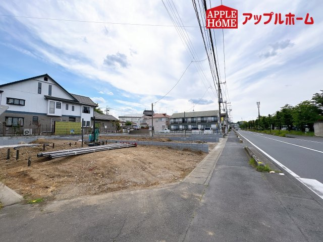 [新築住宅] 東松山市五領町 全3棟の前面道路含む現地写真