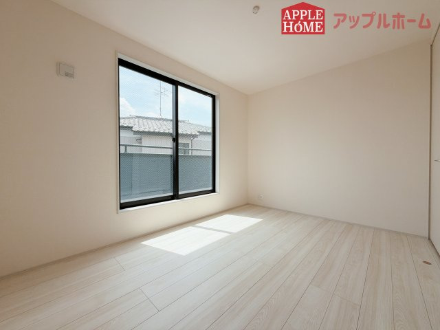 [新築住宅] 熊谷市箱田 第7 全1棟の洋室|２階居室は全室収納あり！たっぷりある収納活用でお部屋もキレイを保てます♪