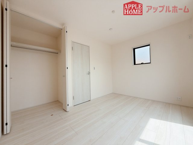 [新築住宅] 熊谷市箱田 第7 全1棟の洋室|２階居室は全室収納あり！たっぷりある収納活用でお部屋もキレイを保てます♪