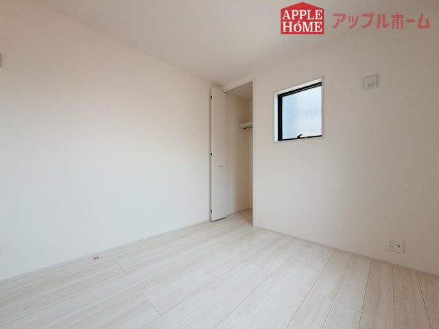 [新築住宅] 熊谷市箱田 第7 全1棟の洋室|２階居室は全室収納あり！たっぷりある収納活用でお部屋もキレイを保てます♪