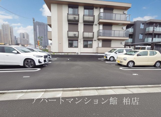 【駐車場】