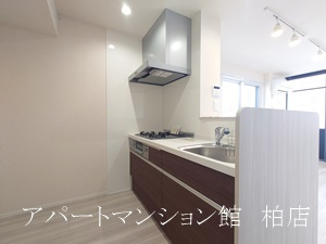 グランディール柏の葉のキッチン|同施工会社、同型タイプです