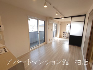 グランディール柏の葉の居間・リビング|同施工会社、同型タイプです