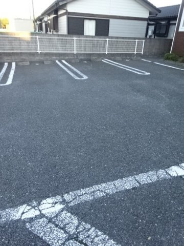 アヴニールⅠの駐車場|駐車場があります