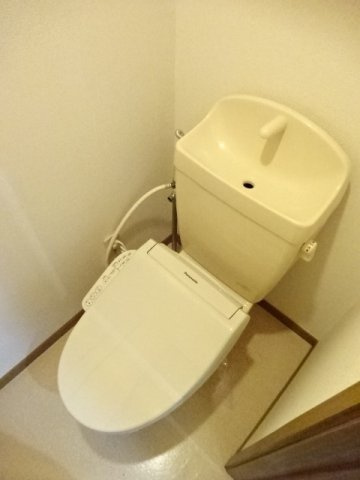 アヴニールⅠのトイレ|落ち着いたトイレです