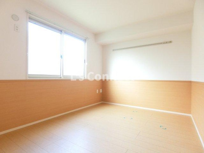 【内装】 | ボヌール・ヒルズ市名坂Ｃ | 洋室２部屋は独立しています。