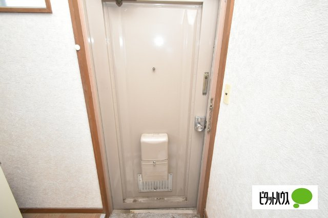 新前橋ハイツの玄関