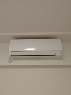 暑すぎる夏の必需品！エアコン２台付♪