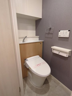 嬉しい洗浄機能付き！備え付けの収納もあります！