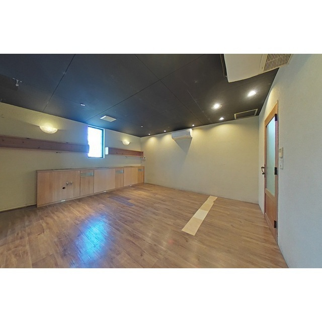 岐阜市川部２丁目の店舗一部の居間・リビング