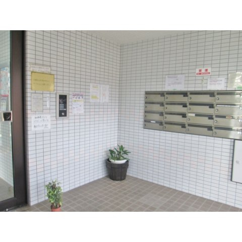 カーサ長良パークのエントランス