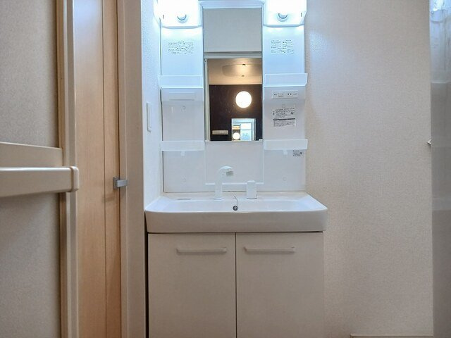 シー　フリーデの洗面所|脱衣スペースもあります