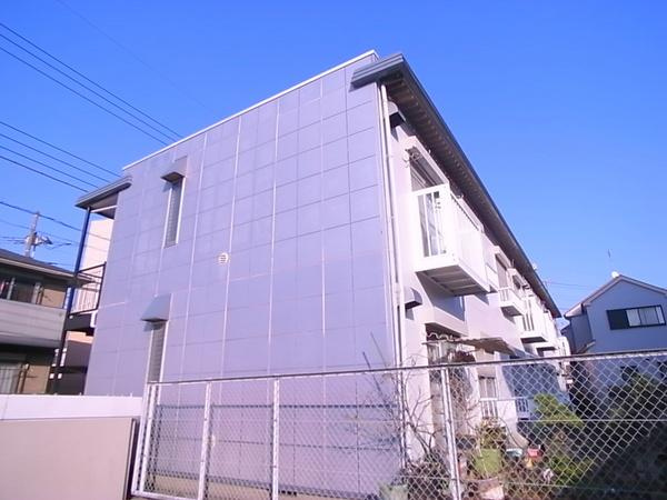 ユニバース梶ヶ谷の外観