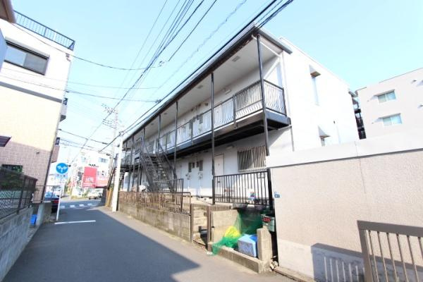 ユニバース梶ヶ谷のエントランス