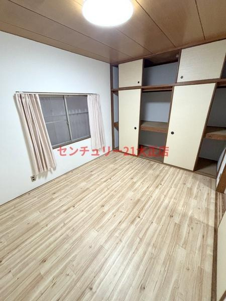 小林マンションの洋室