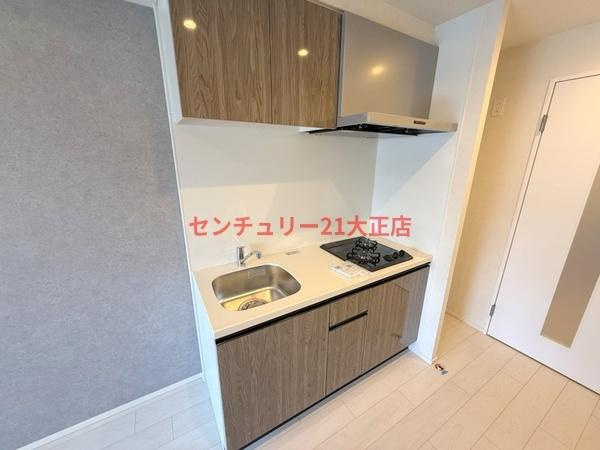 スプランディッド弁天町DUEの居間・リビング|★キレイなキッチン！★