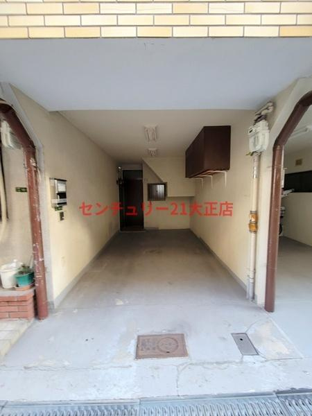 小林西２丁目車庫付きテラスの玄関