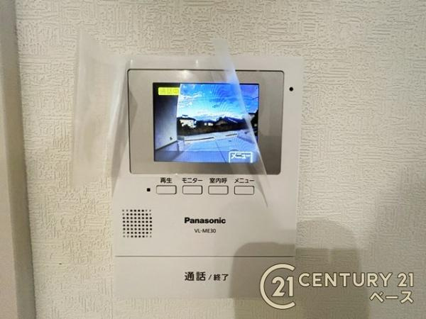 生駒市仲之町　／一戸建の内装|■現地撮影写真■ＴＶモニター付きインターホンで防犯対策もバッチリ！来客も一目でわかり安心です！