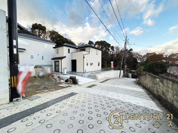 生駒市仲之町　／一戸建の前面道路含む現地写真|■現地撮影写真■前面道路６ｍと開放感溢れる広さです！