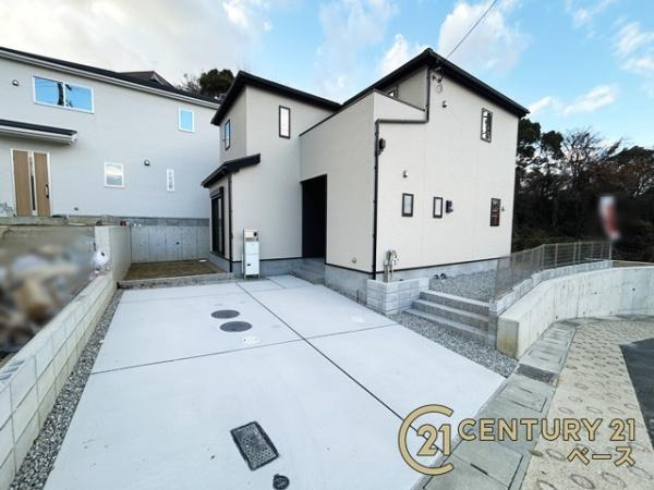 生駒市仲之町　／一戸建の外観|■現地撮影写真■耐震等級はＳランクを取得！建築基準法の１.５倍の耐震性のある安心の邸宅！お気軽にお問い合わせください！■