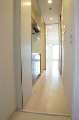 リブリ・ジェロの玄関