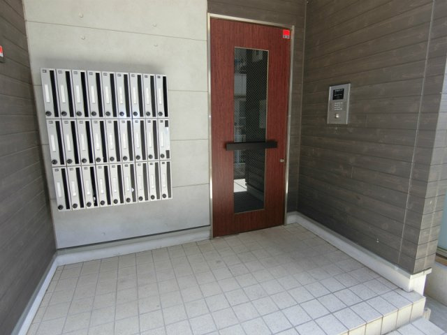 リブリ・ジェロのエントランス