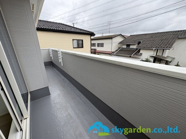 藤沢市長後01期 新築戸建て全1棟のバルコニー|お洗濯にも便利な南向きのバルコニー