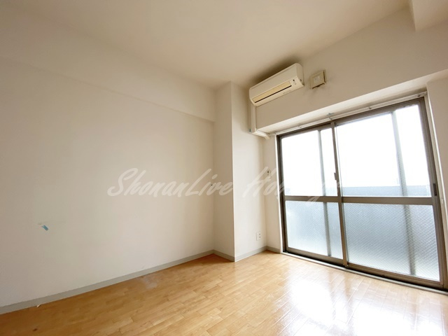 平塚市明石町の賃貸マンションの居間・リビング