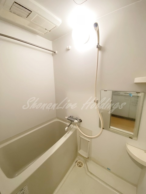 平塚市明石町の賃貸マンションの浴室