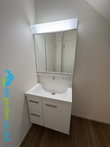 藤沢市石川２期　新築戸建　全３棟３号棟の独立洗面台|独立洗面台で身支度をすべて済ませてしまいましょう