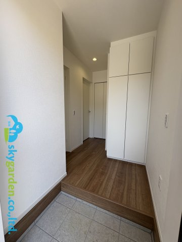 藤沢市石川２期　新築戸建　全３棟３号棟の玄関|毎日通る玄関はこちらです