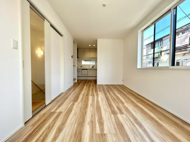 新座市栄５丁目　新築一戸建　西武池袋線　大泉学園の内観：施工例|こちらは同仕様のモデルハウスの写真です。完成時のイメージとしてご参考ください。