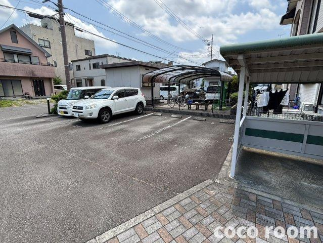 ブランシュールII　Bの駐車場