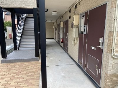 レオパレスメイプル宮島のその他|1階廊下