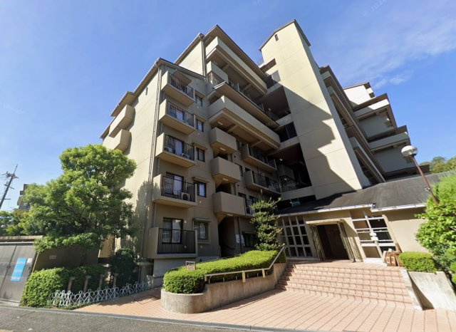 区分マンション投資物件【ユニハイム千里丘1号棟901号】「利回り9・9％」「改装済」の外観