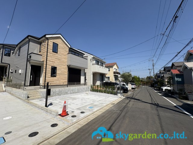藤沢市石川２期　新築戸建　全３棟４号棟の前面道路含む現地写真|前面道路含む現地写真です