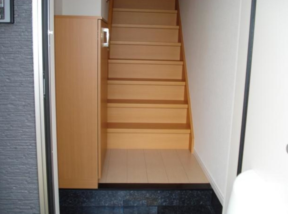 稲城市百村のアパートの収納