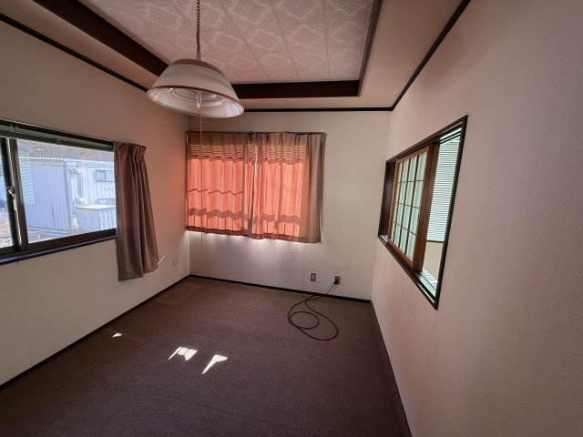 2026/2/1NEW　戸建　高山市石浦町4丁目　800万の洋室