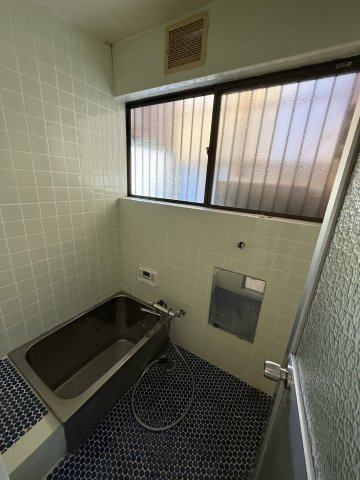 2026/2/1NEW　戸建　高山市石浦町4丁目　800万の浴室