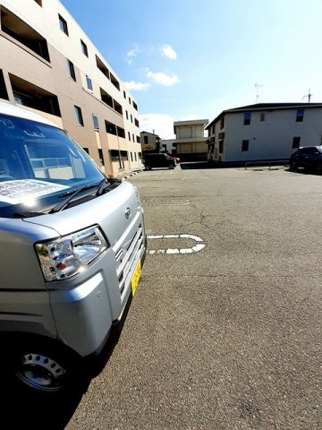 メゾン・ド・リアンⅢの駐車場