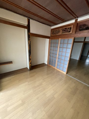 三田ハイツ２階Ｂの居間・リビング